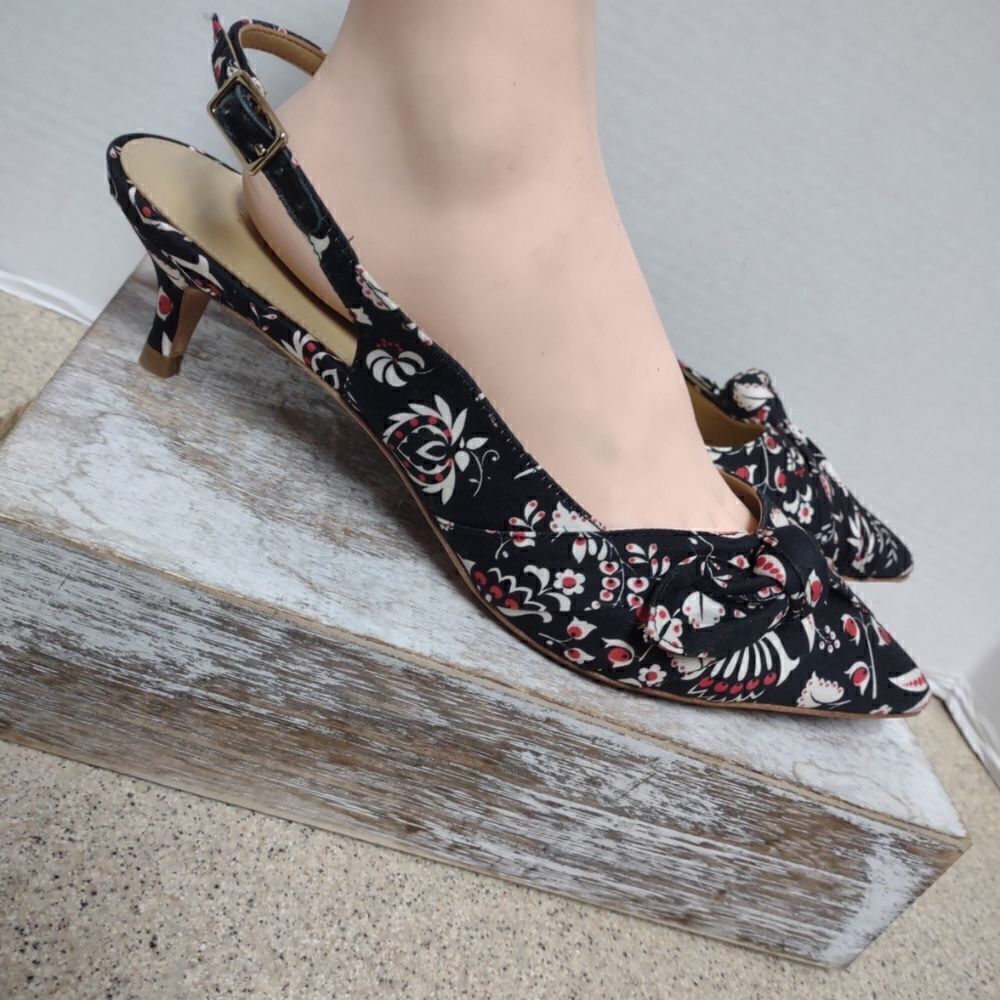 👍 Talbots Slingback Kitten Heels Size 9.5.  A3
